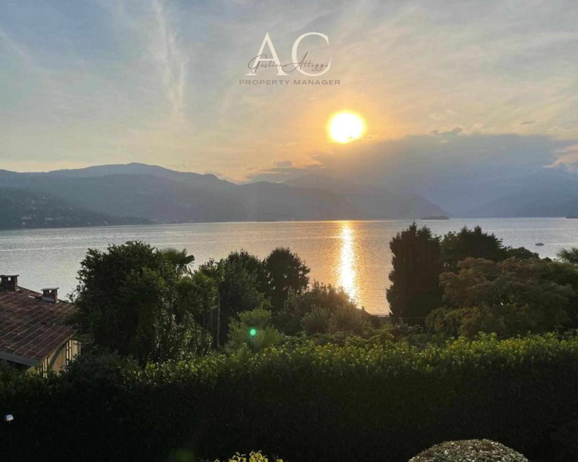The House On The Lake Reno Di Leggiuno Exterior foto