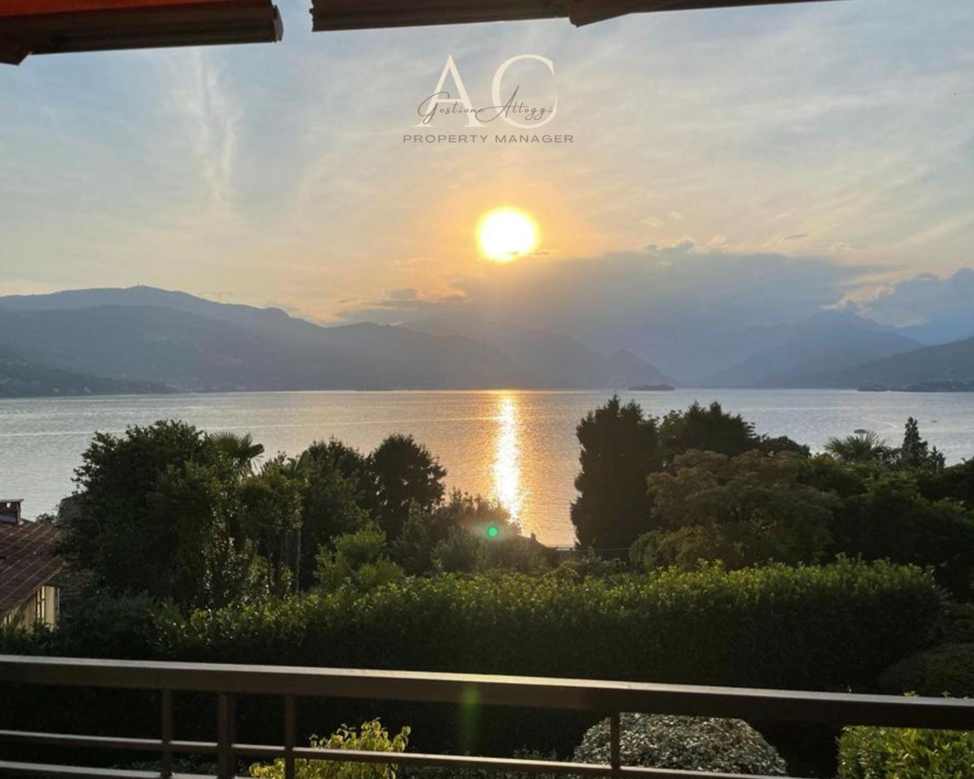 The House On The Lake Reno Di Leggiuno Exterior foto